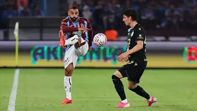 محمد صلاح يقود هجوم طرابزون سبورت أمام باشاك شهير في الدوري 