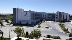 99 زيارة تكشف تطور المشروعات الصحية في 19 محافظة